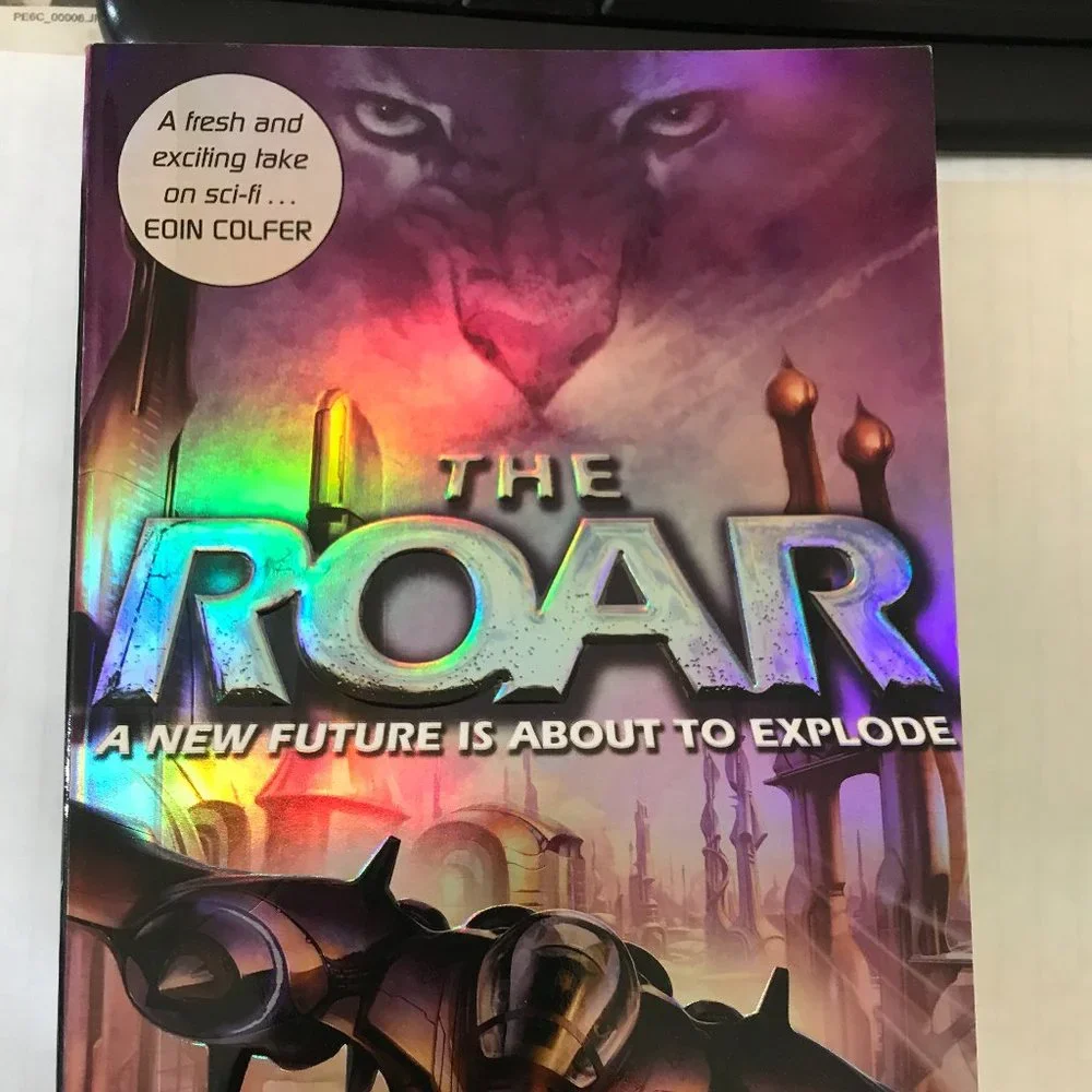 The Roar by Emma Clayton (Paperback)
